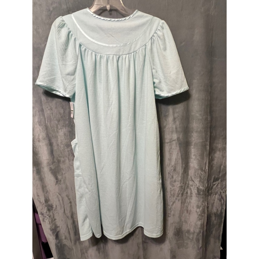 Jasmine Rose L Blue Embroidered Snap Front Housecoat Duster Robe Pockets NWT - Picture 7 of 8